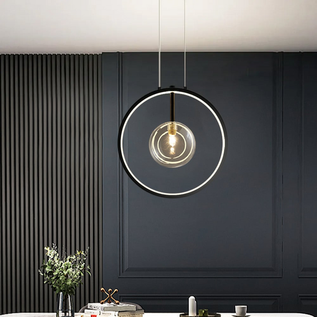 Moderne schwarze Pendelleuchte mit Glaskugel LED Beleuchtung