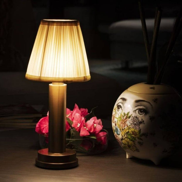 LumiStoff LED Tischleuchte dimmbar kabellos mit Stoffschirm für Wohnzimmer und Schlafzimmer