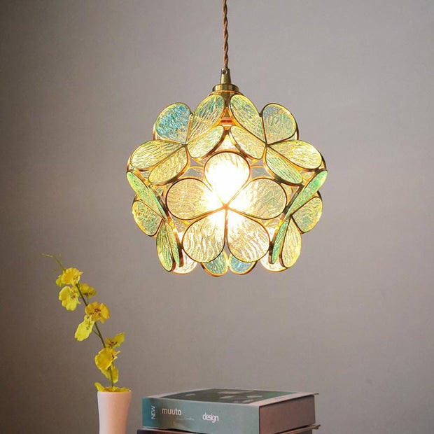 Romantische Blüten Hängelampe aus Glas mit LED Beleuchtung für Schlafzimmer und Esszimmer