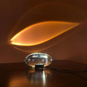 Elegante Tischlampe mit klarem Licht für stilvolle Innenräume
