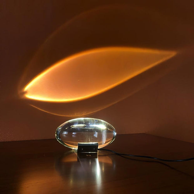Elegante Tischlampe mit klarem Licht für stilvolle Innenräume