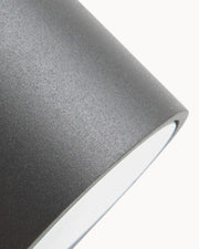 SchwarzSchein Wandleuchte – Minimalistisch Schwarz – Metall und Glas – LED für Hal und Garten