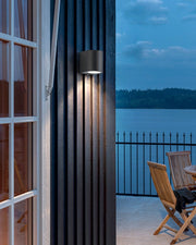 SchwarzSchein Wandleuchte – Minimalistisch Schwarz – Metall und Glas – LED für Hal und Garten