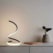 LumoFlex Tischleuchte LED modern verstellbar energiesparend für Büro und Zuhause