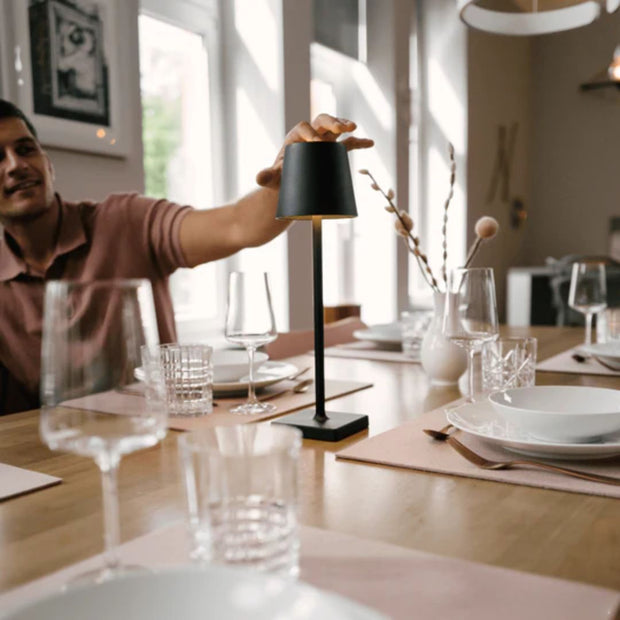 Lumora - Tischleuchte  Dimmbare led-Technologie kabellos aufladbar über USB-C