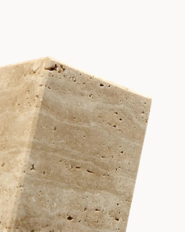 LumiTravura Wandleuchte Travertin Quadrat – Naturstein mit Holzfuß – E27