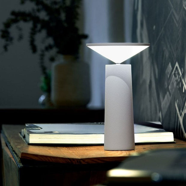 LumoFlex LED Tischleuchte modern dimmbar tragbar für Büro und Zuhause