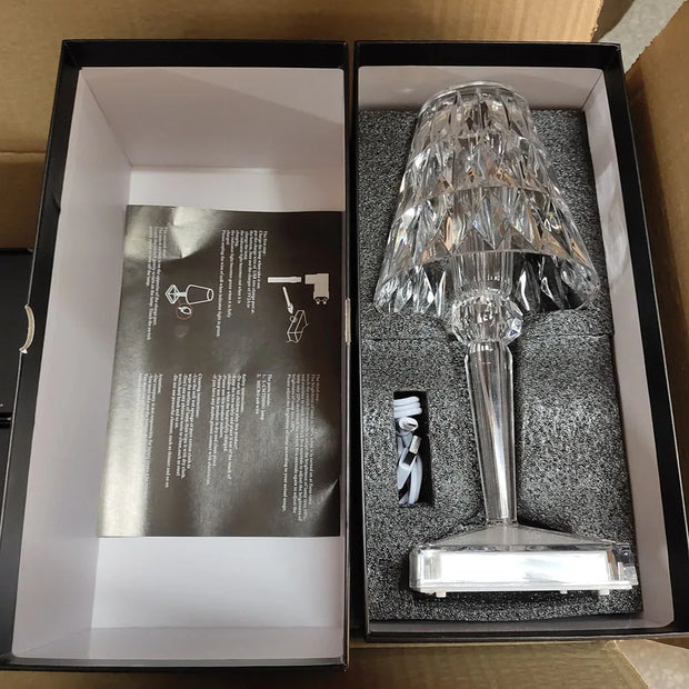 KristallGlanz LED Tischlampe mit Kristalloptik für stilvolle Beleuchtung im Schlafzimmer oder Wohnzimmer