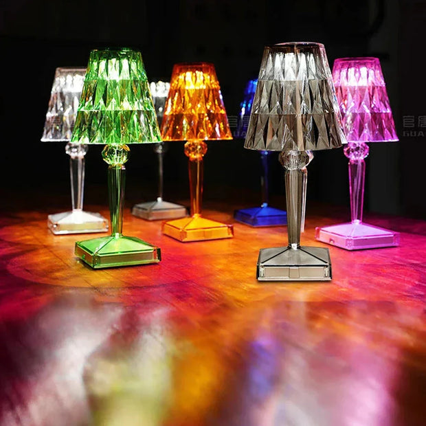 KristallGlanz LED Tischlampe mit Kristalloptik für stilvolle Beleuchtung im Schlafzimmer oder Wohnzimmer