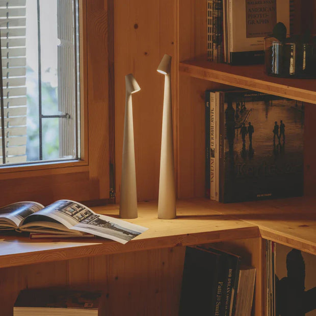 Kabellose LED Tischlampe dimmbar modern tragbar mit Akku für Innen und Außen