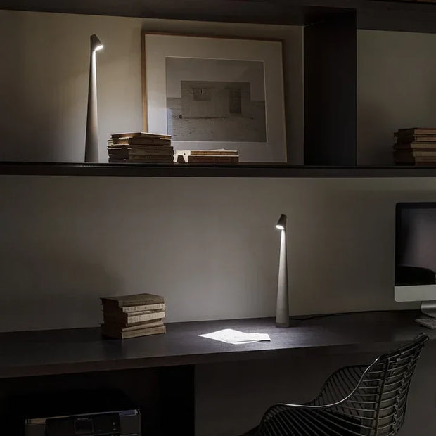 Kabellose LED Tischlampe dimmbar modern tragbar mit Akku für Innen und Außen
