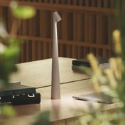 Kabellose LED Tischlampe dimmbar modern tragbar mit Akku für Innen und Außen