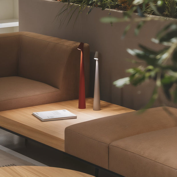 Kabellose LED Tischlampe dimmbar modern tragbar mit Akku für Innen und Außen