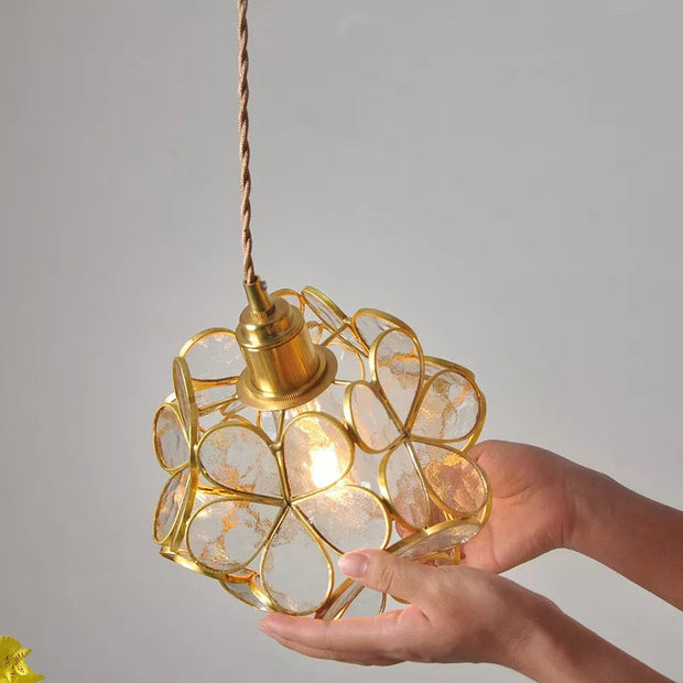 Romantische Blüten Hängelampe aus Glas mit LED Beleuchtung für Schlafzimmer und Esszimmer